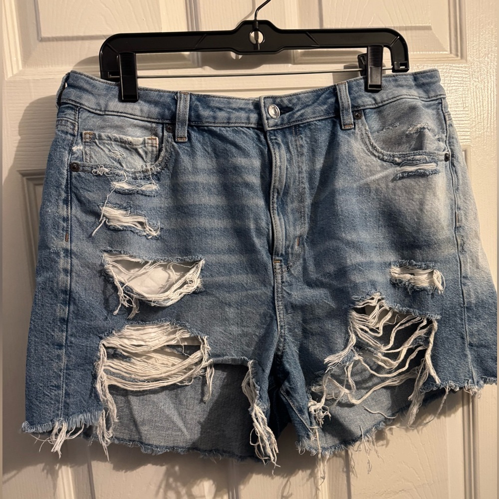 AMERICAN EAGLE• Jean short cutoffs